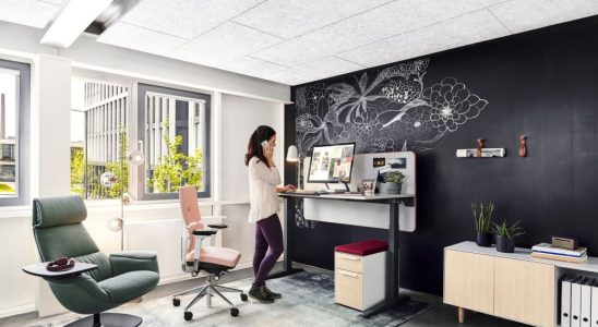 Bilschirmgestützte Kommunikation ersetzt zunehmend das persönliche Gespräch. Abbildung: Steelcase