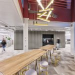 Rund um den zentralen Erschliessungskern ist die Open-Space-Area angeordnet mit Meetingräumen und Einzelbüros. Abbildung: Oliver Rust, Mint Architecture