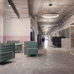 Vitra stattet Schule für Gestaltung Bern und Biel aus In den Gängen der Schule für Gestaltung finden sich zahlreiche Rückzugsorte für informelle Gespräche. Abbildung: Vitra