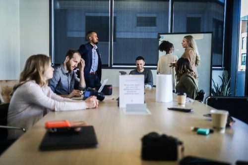Der Freitag verzeichnet mit plus acht Prozent den grössten Anstieg bei der Büropräsenz im Vergleich zum Vorjahr. Abbildung: Memento Media, Unsplash