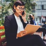 Laut einer aktuellen Studie sind Kunden häufig zufrieden mit KI-Agenten im Kundenkontakt per Telefon. Abbildung: GaudiLab, Depositphotos