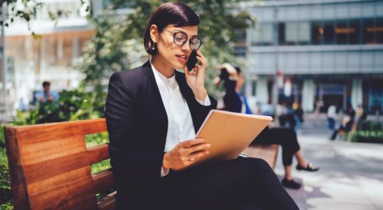 Laut einer aktuellen Studie sind Kunden häufig zufrieden mit KI-Agenten im Kundenkontakt per Telefon. Abbildung: GaudiLab, Depositphotos