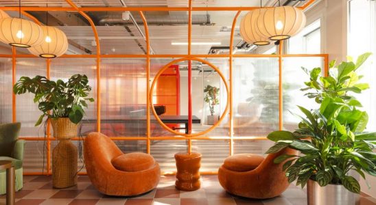 Das Motto der neuen Arbeitswelt lautete „This is not a Hotel“. Die Grenzen zwischen Hospitality, Workspace und Community Place sind fliessend. Abbildungen: Headsquarter